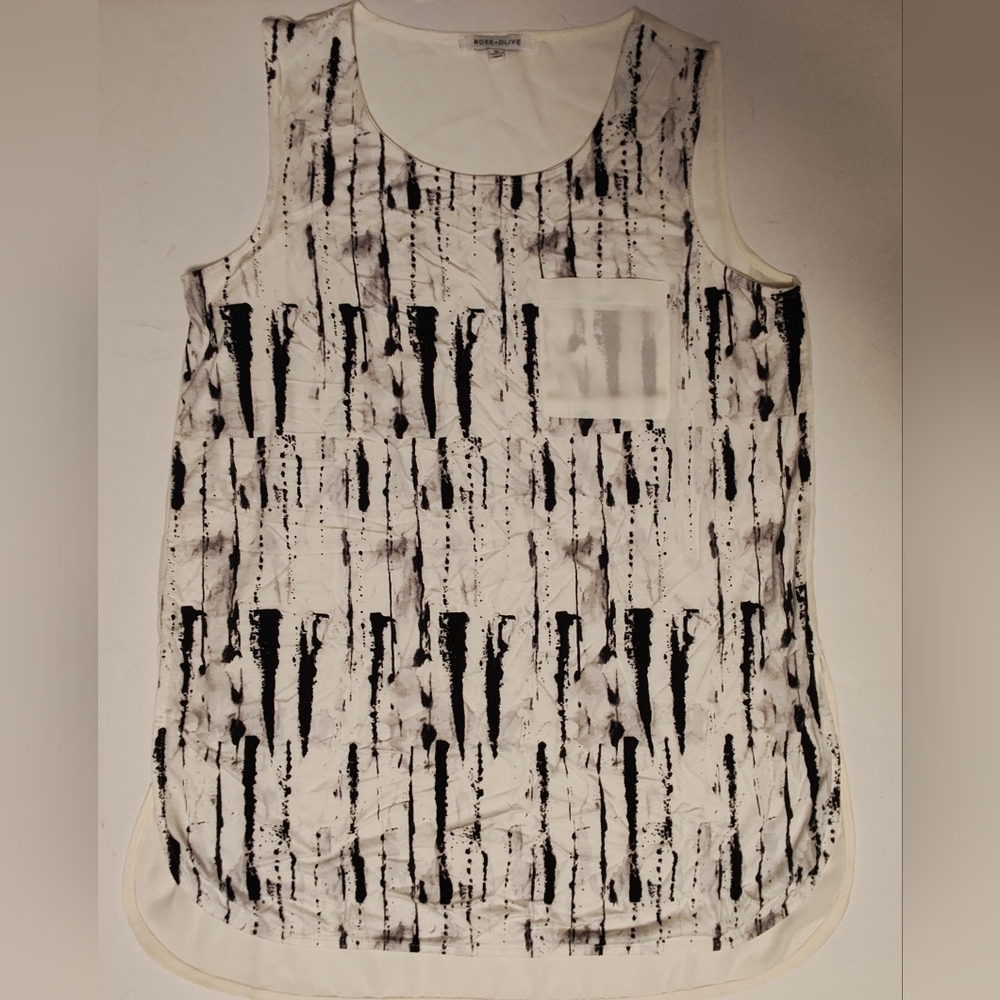 Rose+Olive Sz M Stylish Black & White Sleeveless Top with Pocket & Side Slit